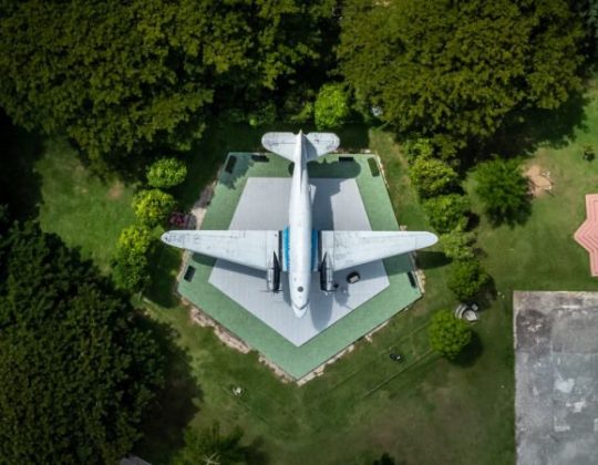 Monumen Pesawat Seulawah RI 001 – Sejarah, Daya Tarik, Lokasi & Ragam Aktivitas