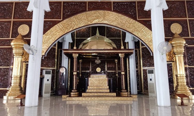 Daya Tarik Dimiliki Masjid Seribu Tiang