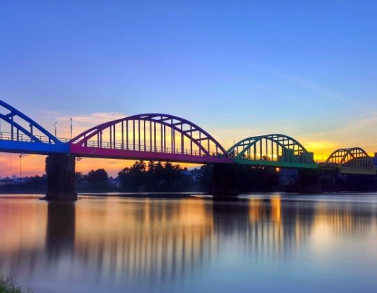Jembatan Beatrix – Sejarah, Daya Tarik, Lokasi & Ragam Aktivitas