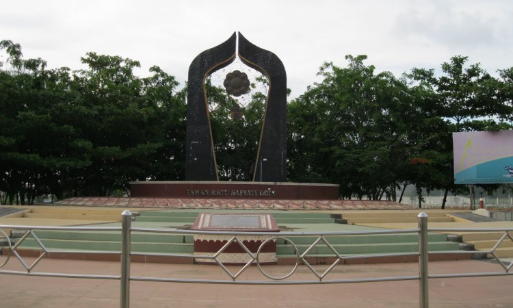 Taman Ratu Safiatudin