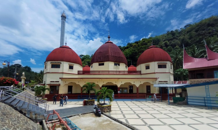 Masjid Agung Nurul Islam