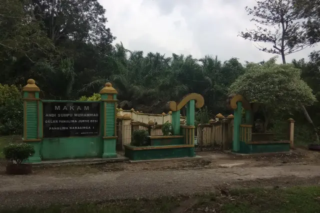Makam Raja Indragiri