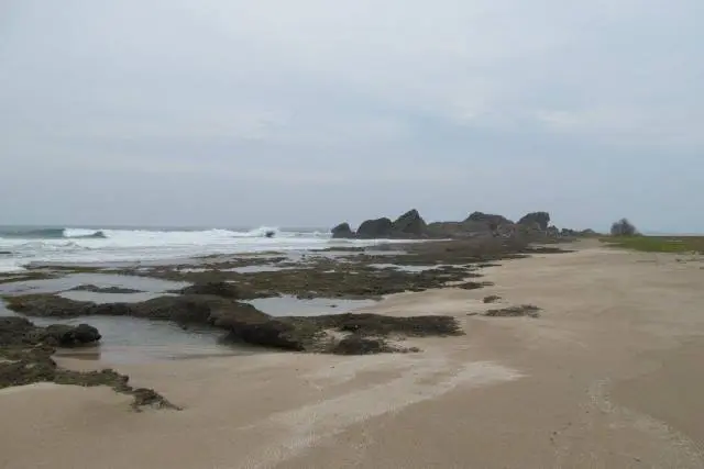 Pantai Karang Falaete