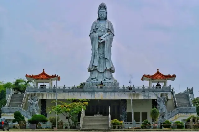Vihara Patung Dewi Kwan Im