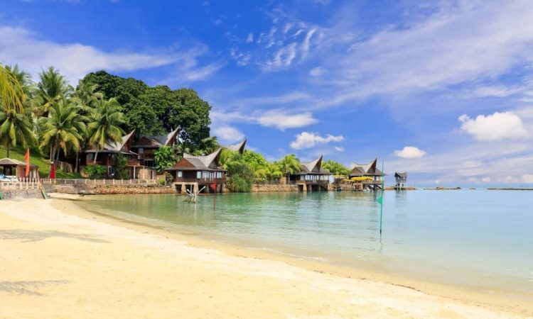 Pantai Nongsa - Tempat Wisata di Batam Yang Menarik, Ajak keluarga yuk