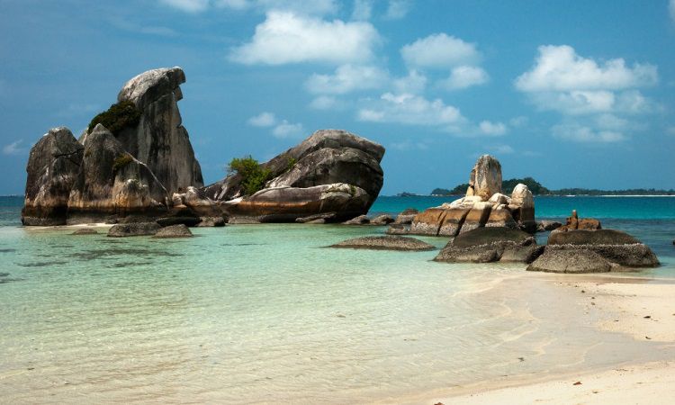 12 Wisata Pantai di Belitung yang Paling Hits Andalas