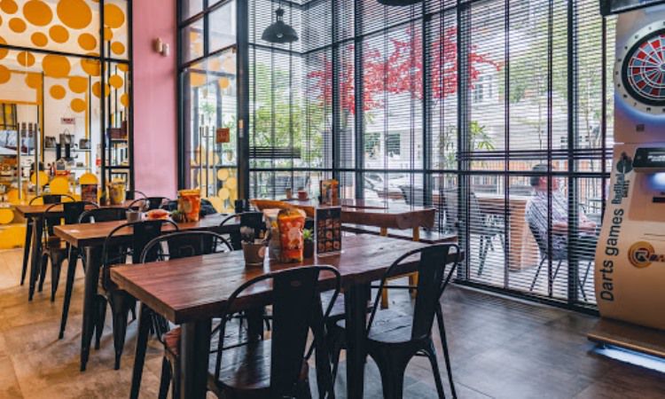 20 Cafe  Tempat Nongkrong di Medan  Paling Hits Andalas 