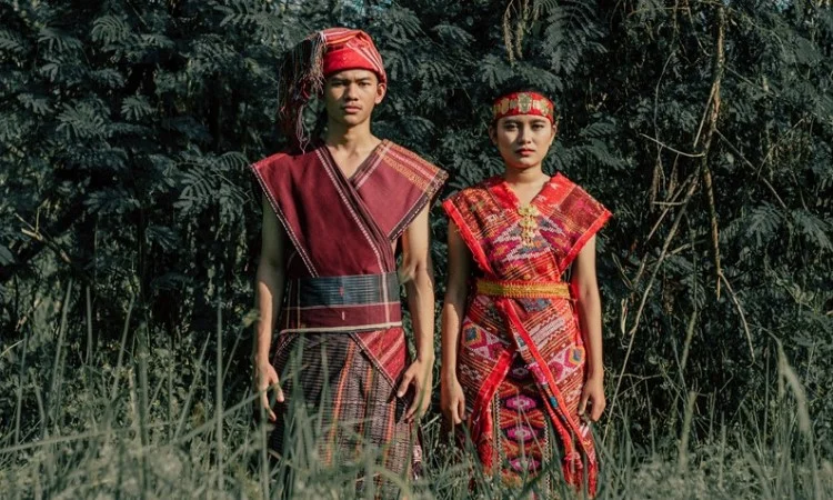 Pakaian Adat Ulos, Baju Khas Kebanggan Suku Batak - Andalas Tourism