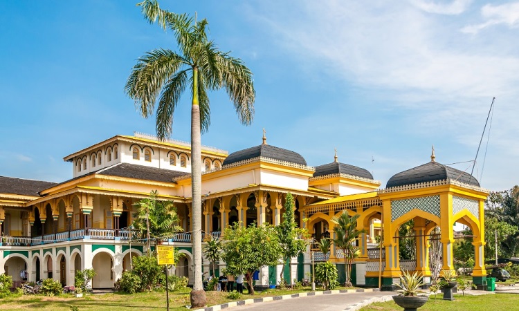 Istana Maimun, Istana Megah Kesultanan Deli & Ikon Kota Medan - Andalas Tourism