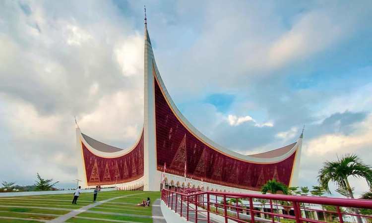 Fasilitas di Masjid Raya Sumatera Barat