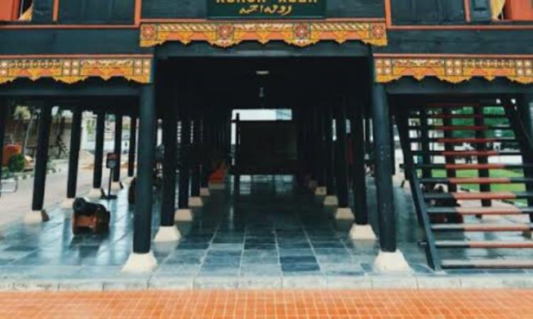 Rumah Krong Bade – Rumah Adat Provinsi Aceh & Keunikannya - Andalas Tourism