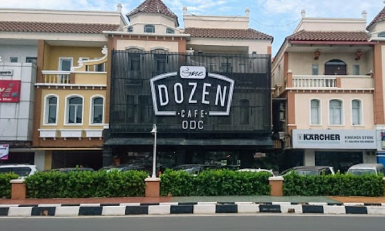 One Dozen Cafe