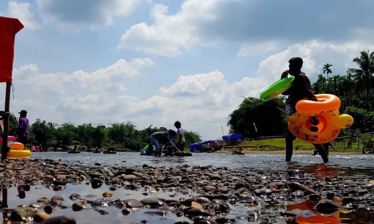 Aktivitas Seru Wisata Sungai Gelombang Kampar