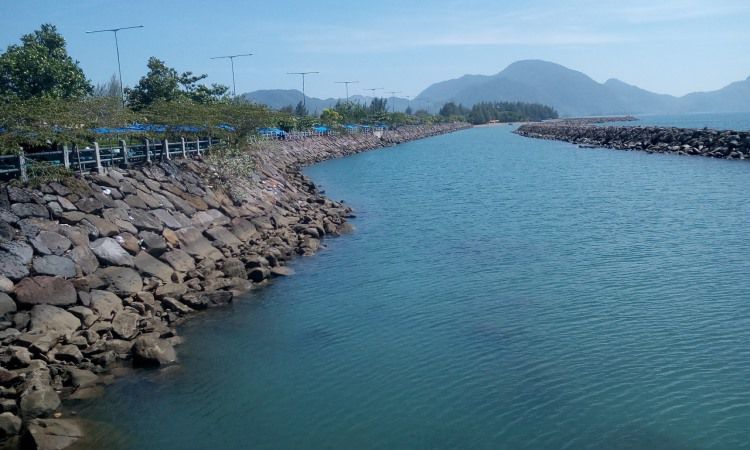 Daya Tarik Dimiliki Pantai Ulee Lheue Aceh