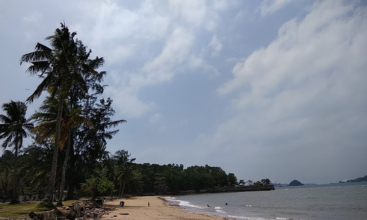 Aktivitas Pantai Tanjung Pinggir Batam