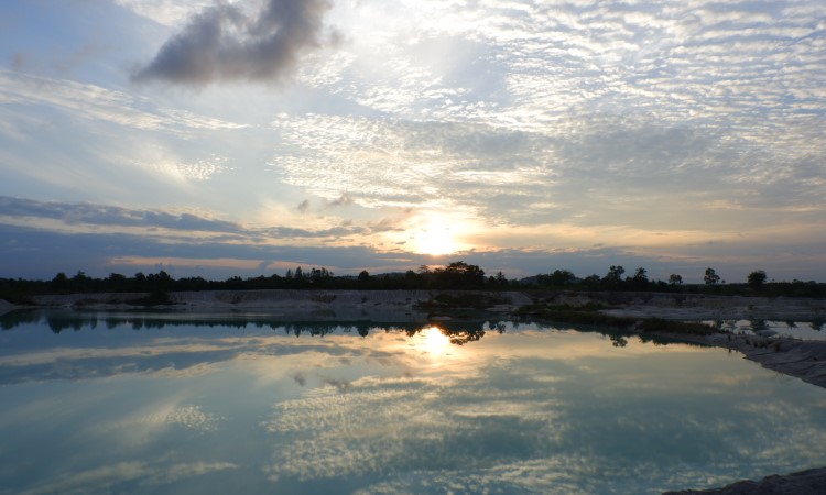 Harga Tiket Masuk Danau Kaolin Belitung