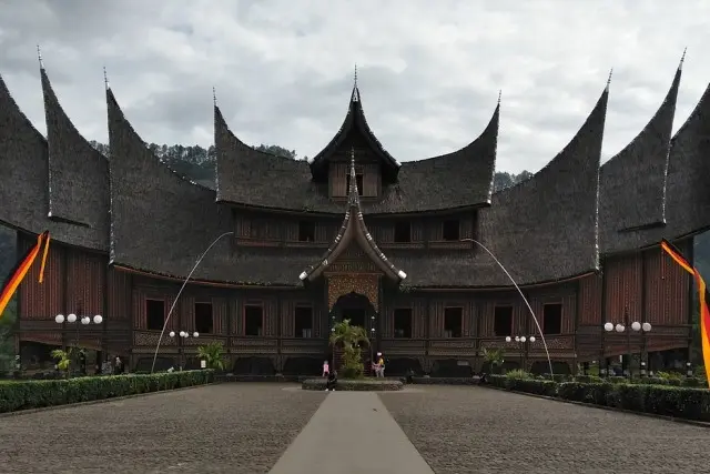 Wisata Rumah Gadang Minangkabau